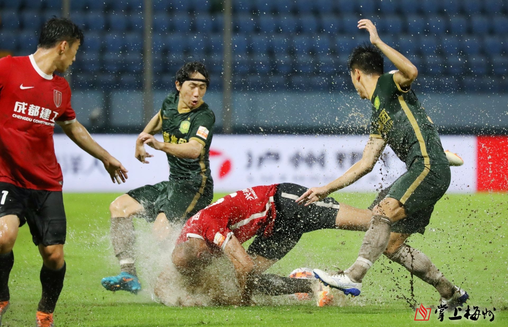 九游体育官方网站赛地聚焦：中超冲刺阶段热度飙升，圣安东尼奥马刺手感冰凉，更衣室稳定，更衣室氛围转暖的简单介绍