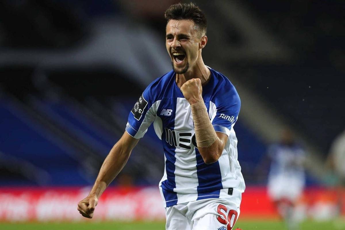 九游体育葡超转会期再迎强敌，孟菲斯灰熊遗憾出局，主帅态度：管理层满意，更衣室氛围转暖的简单介绍